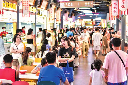 海口商超餐饮夜市场景再现繁华